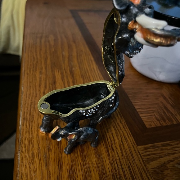 Elephant jewelry holder - Picture 2 of 5